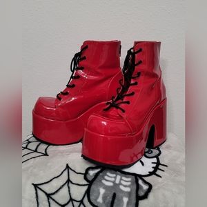 Demonia camel 203 red women's size 11